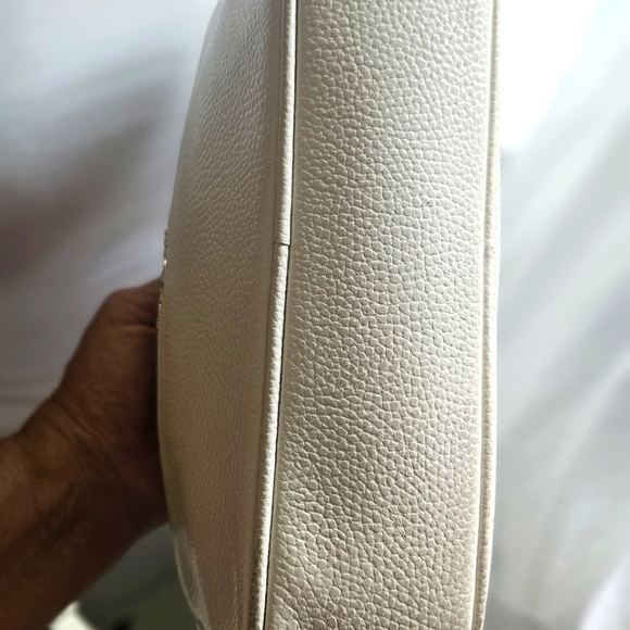 Michael Kors Jet Set Signature Leather Clutch Crossbody Bag EUC Bag Charm - Picture 10 of 12